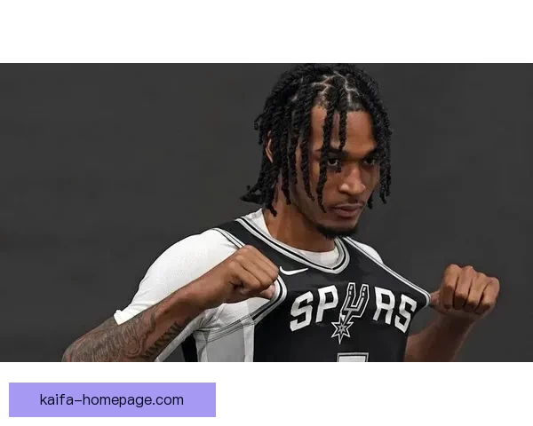 全队起立为卡斯尔庆祝三双创四项纪录 比肩邓肯19年 文班称其本就优秀